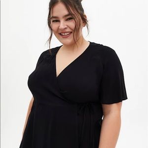 TORRID Low Cut Black Top defined Bra area, Sz 2X